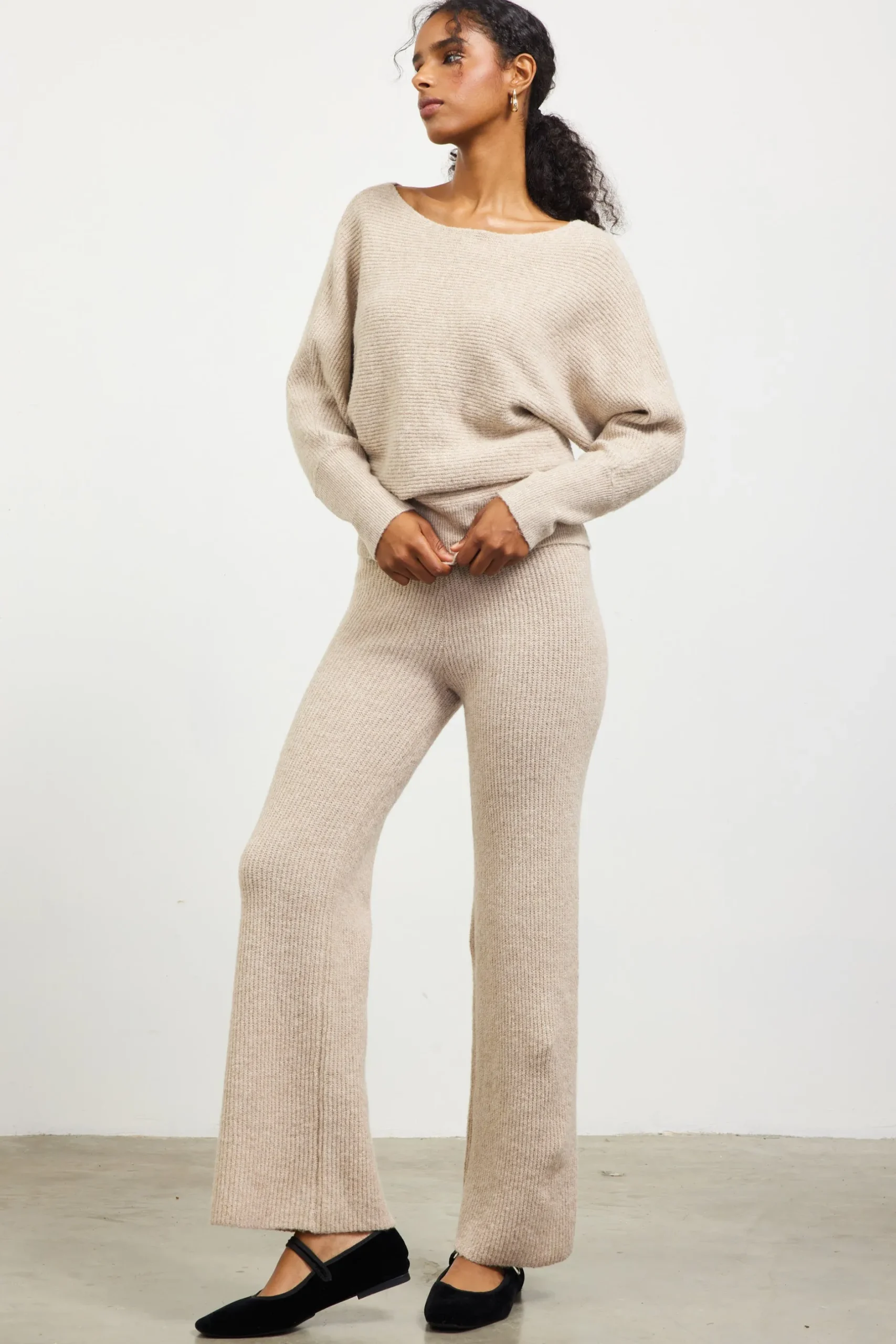 SKIES ARE BLUE Sweaters*Boatneck Ribbed Knit Sweater Oatmeal