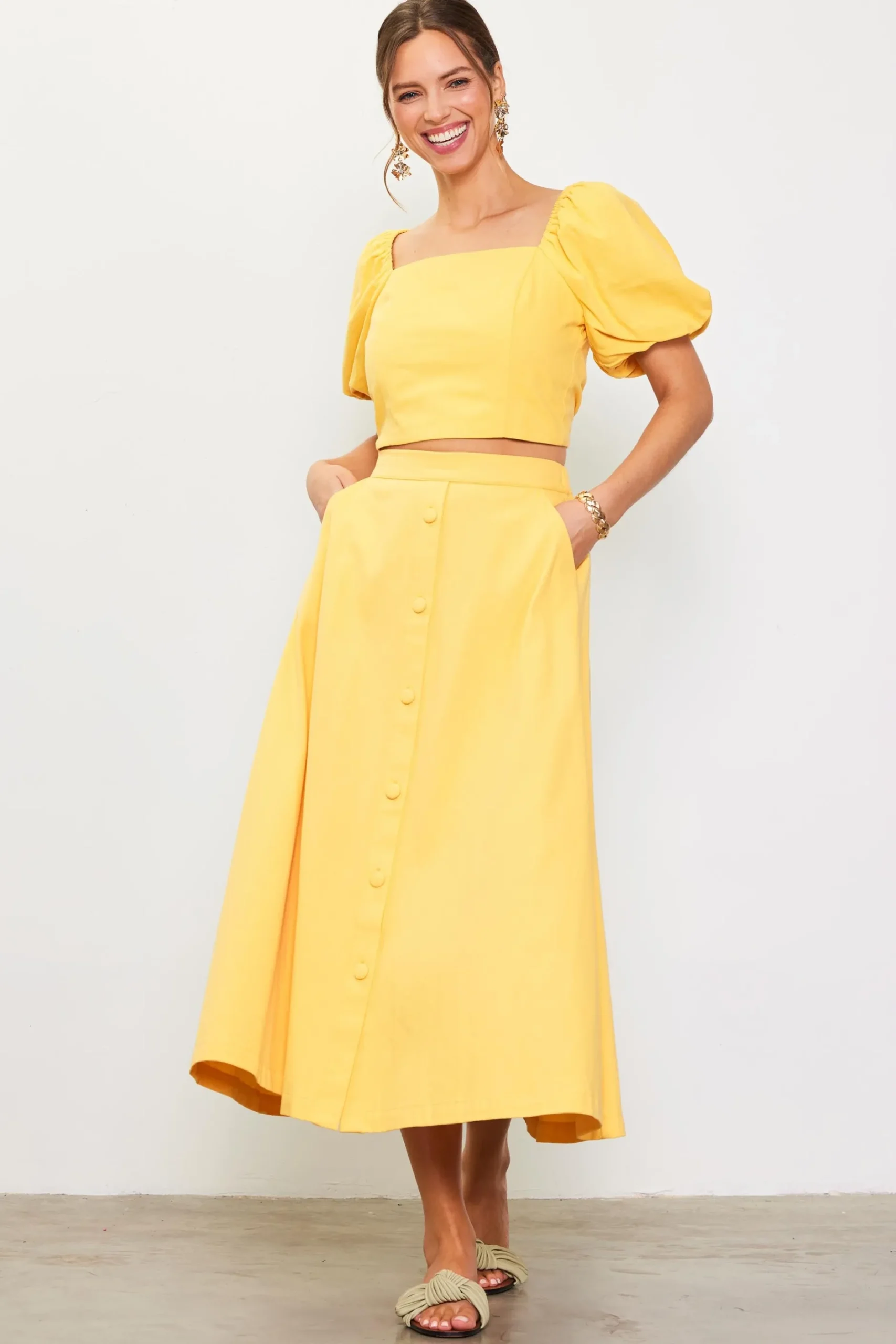 SKIES ARE BLUE Short Sleeve Tops*Cinch-Back Square Neck Top Sunflower