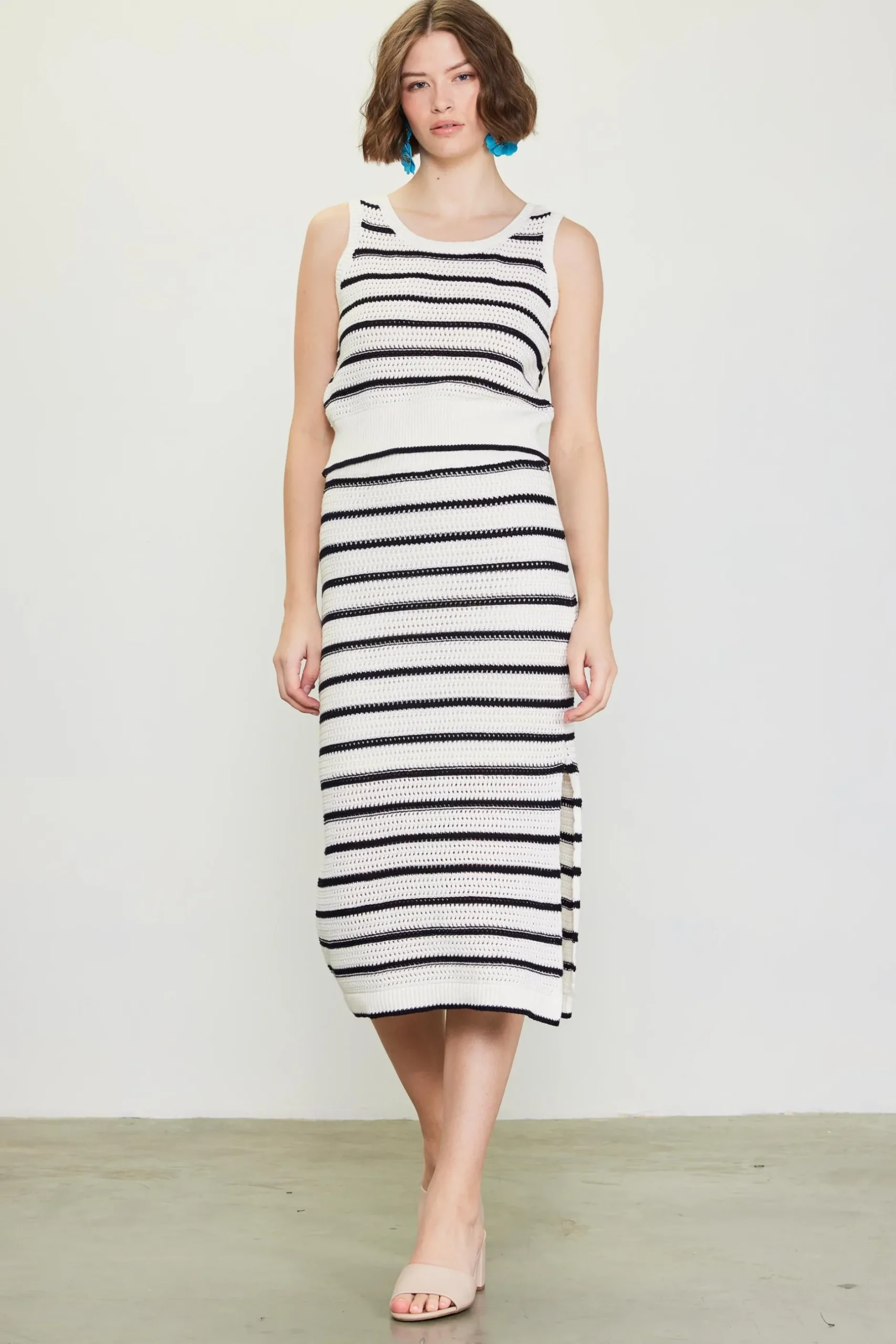 SKIES ARE BLUE Skirts*Nautical Stripe Crochet Skirt White-black