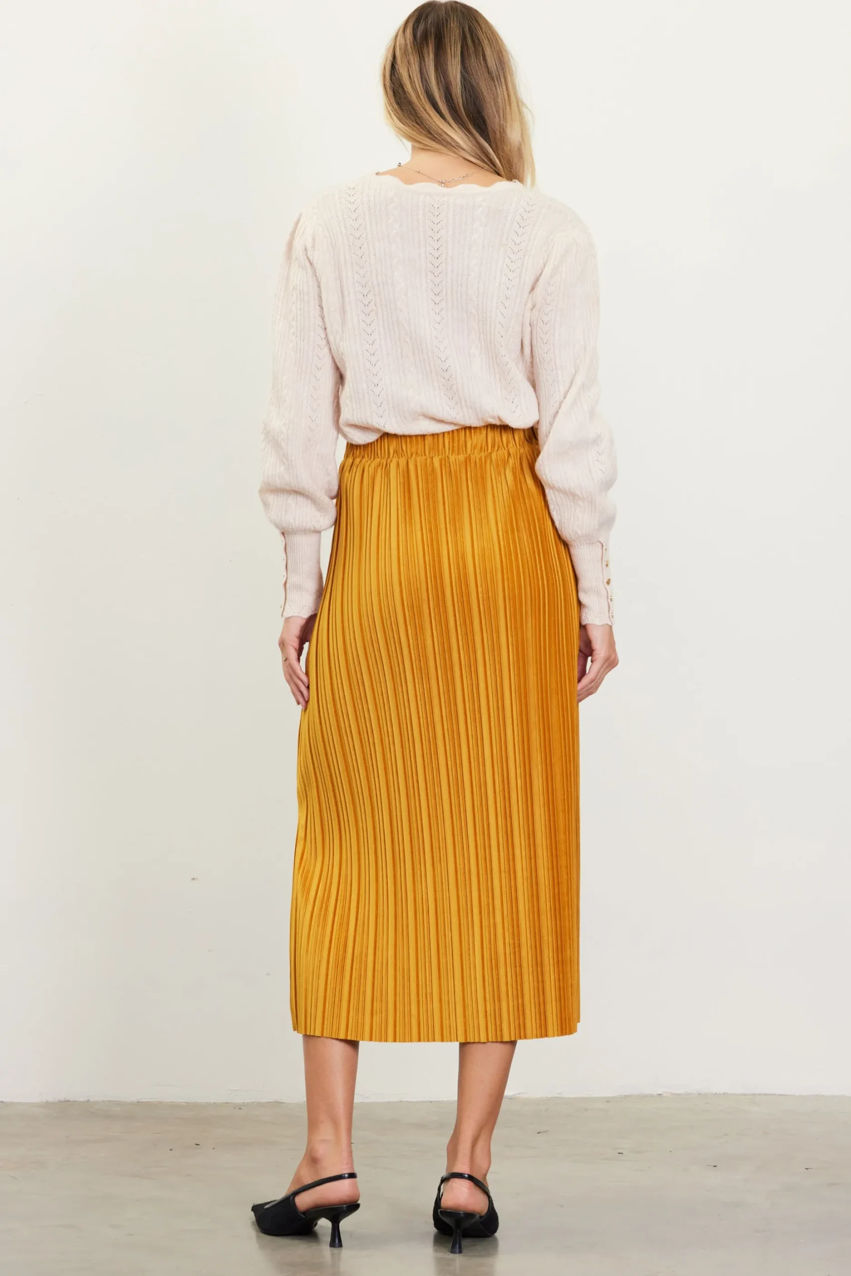 SKIES ARE BLUE Skirts*Pleated Velvet Midi Skirt Mustard