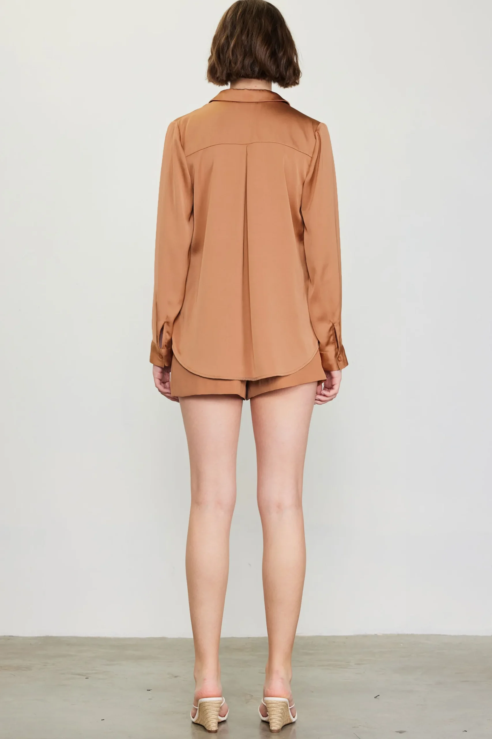 SKIES ARE BLUE Blouses|Long Sleeve Tops*Recycled Classic Button Down Top Hazelnut