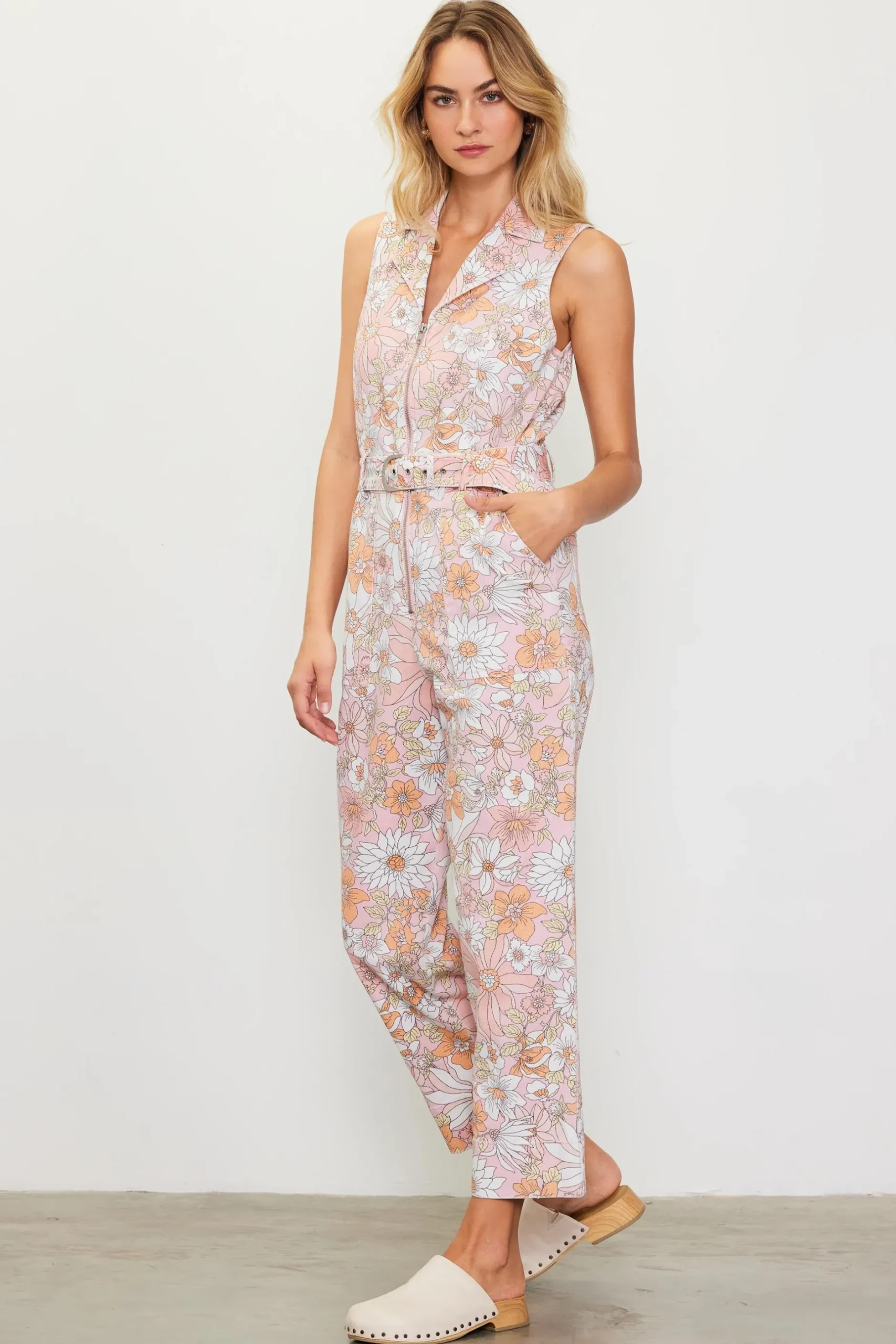 SKIES ARE BLUE Jumpsuits*Retro Floral Belted Zip Jumpsuit Apricot