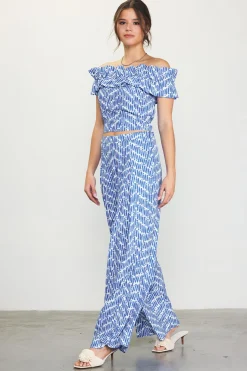 SKIES ARE BLUE Short Sleeve Tops*Smocked Off Shoulder Ruffle Top Blue